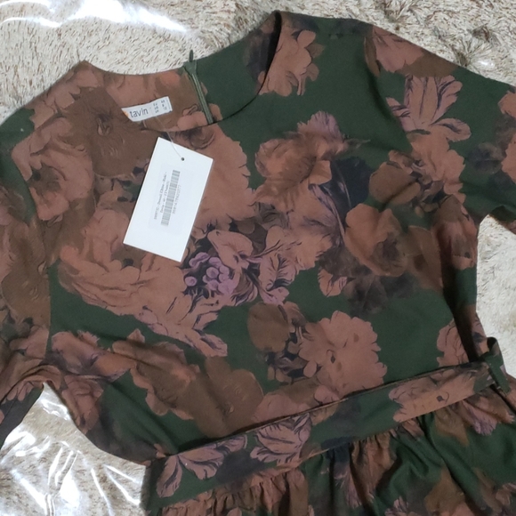 Dress - Picture 2 of 3